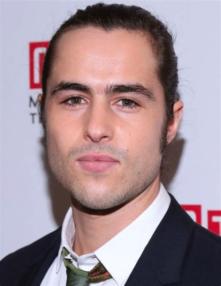 Ben Schnetzer Height, Weight, Net Worth, Age, Birthday, Wikipedia, Who, Instagram, Biography