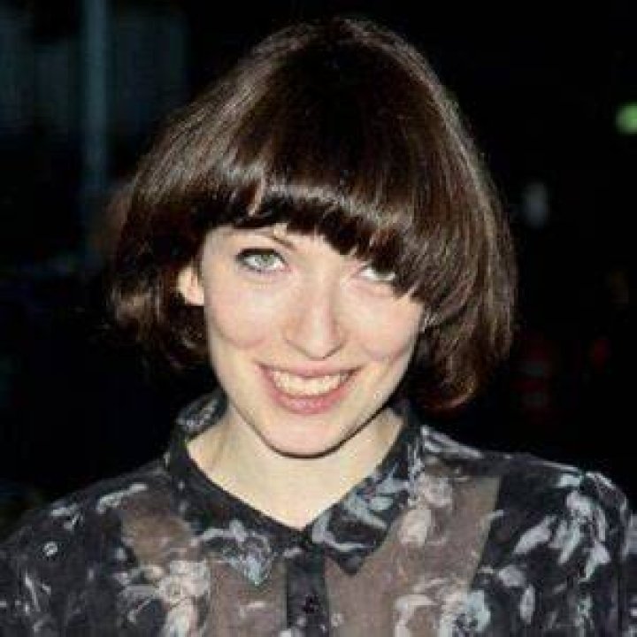 
Elena Tonra Height, Weight, Net Worth, Age, Birthday, Wikipedia, Who, Nationality, Biography 