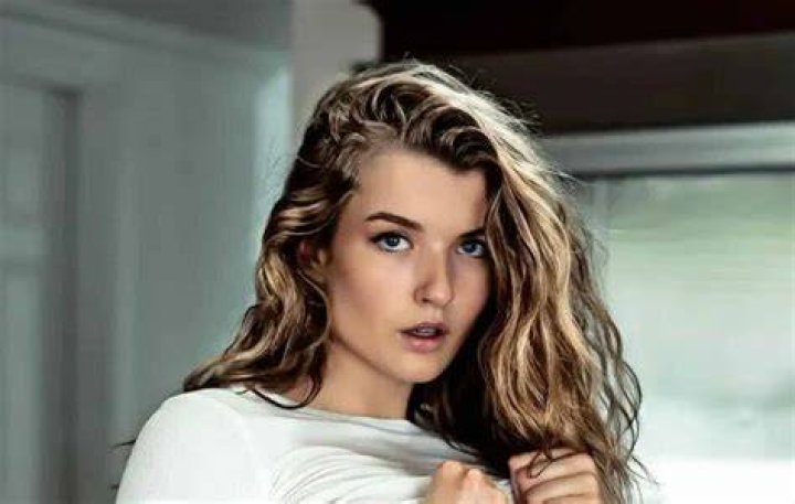 
Mia Melano Height, Weight, Net Worth, Age, Birthday, Wikipedia, Who, Nationality, Biography 