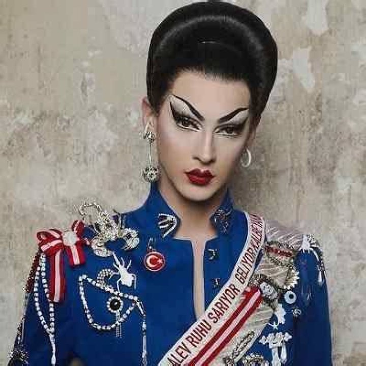 Violet Chachki Height, Weight, Net Worth, Age, Birthday, Wikipedia, Who, Nationality, Biography
